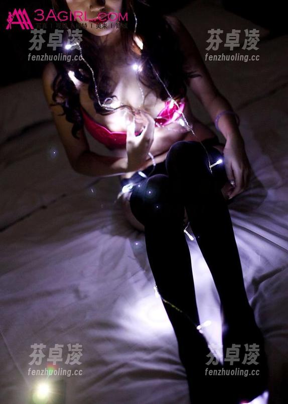 3Agirl女郎-小宝 3Agirl女郎 - 小宝的写真:圆臀让人想点赞,结果点到手软!
