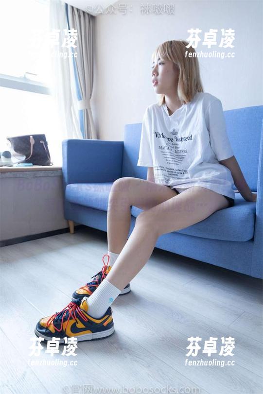 BoBoSocks袜啵啵-糯米 BoBoSocks袜啵啵 - 糯米最新资源!这薄白丝的脚尖引发的心理战…。