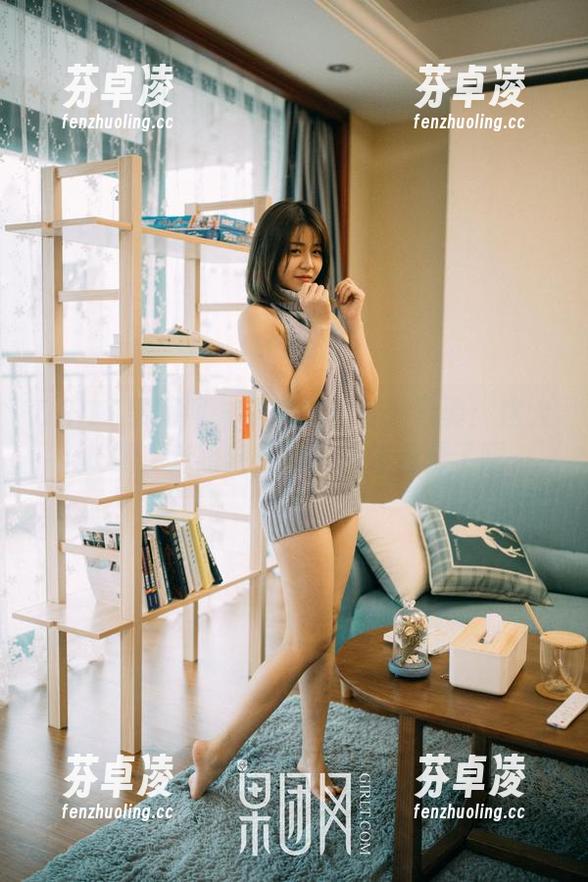 GIRLT果团网 - 王婉悠的长腿写真：这大长腿，走路时都要先做准备操了吧