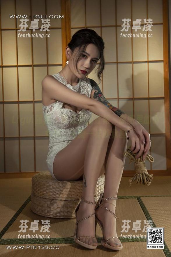 Ligui丽柜 - 陈思伊的红裙，原图里的小女神，花瓣一样的觉醒