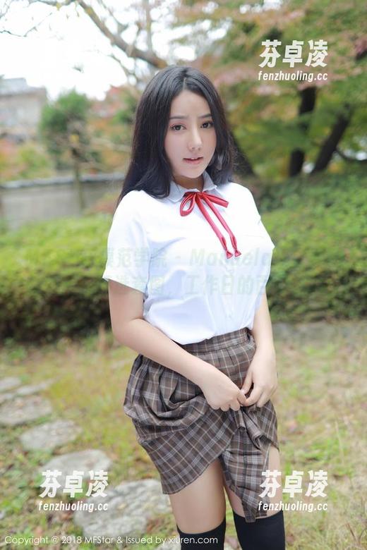 MFStar模范学院 - Manuela玛鲁娜的办公室：精选套图，工作日的百变风格！