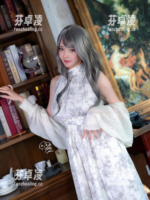 Machi马吉 当COS遇上内衣:Machi马吉的知更鸟版本分享!