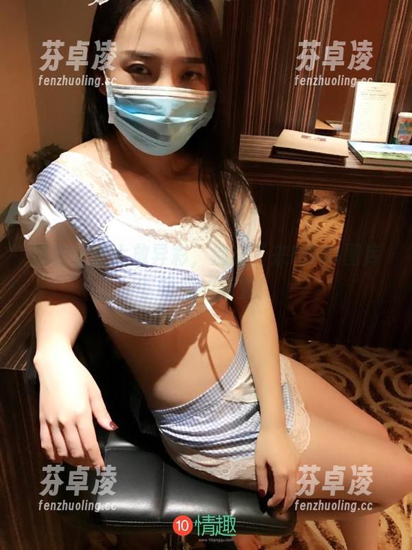 黑边蕾丝大放异彩，别忘了来ROSI图库下载你的新宠！