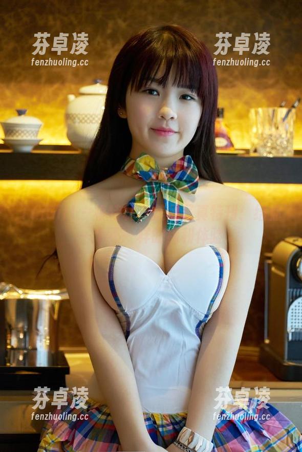 TuiGirl-模特林夕 TuiGirl - 模特林夕美足写真特刊:给你一个不一样的福利体验