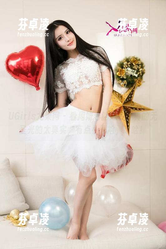UGirls尤果网 - 看周妍希的泳衣，真的无圣光的太真实，有点小尴尬，哈哈！