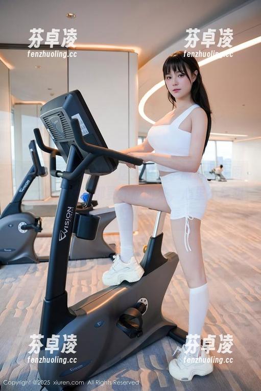 Xiuren秀人网 - 唐安琪水手服最新美图，大海的味道都要扑面而来，心里不禁想…这衣服好像有点重。