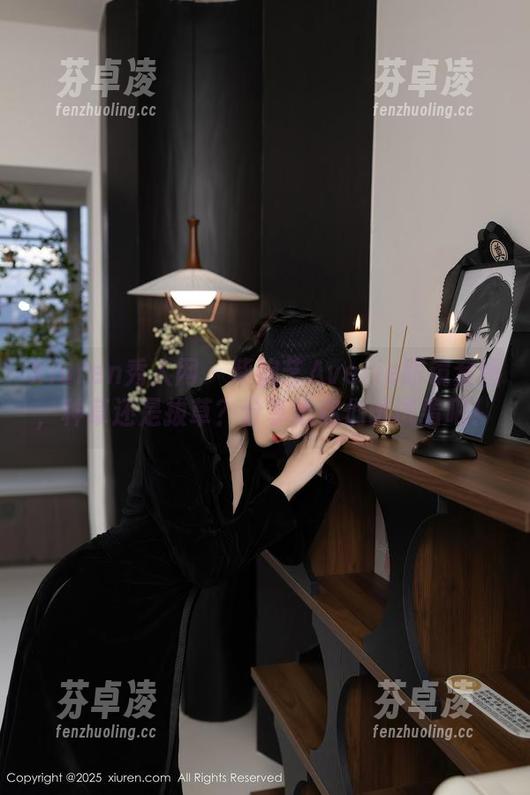 Xiuren秀人网-柴婉艺Averie Xiuren秀人网 - 柴婉艺Averie眼镜套图,种草还是拔草?分享给你们试试看吧!
