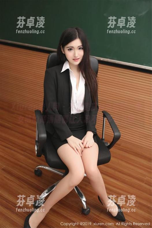 Xiuren秀人网 - 不愧是萝莉悠悠酱，兔女郎的高清版都让人忍不住多看几眼