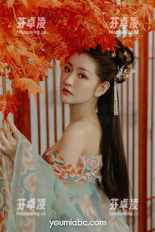 YouMi尤蜜荟 - M梦baby的故事：女友角色扮演，性格魅力在写真中碰撞