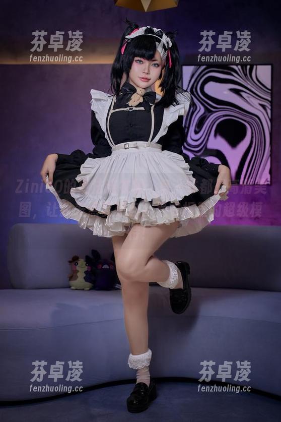ZinieQ ZinieQ的魔法连衣裙:每一寸都是高清美图,让我差点妄想自己是衣柜里的超级模特!