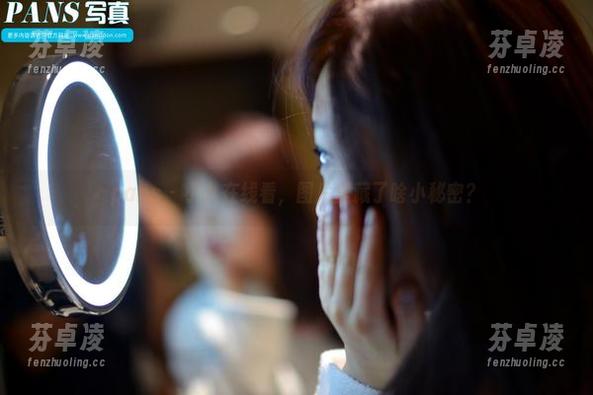 pans-小九 pans - 小九在线看,图片里藏了啥小秘密?