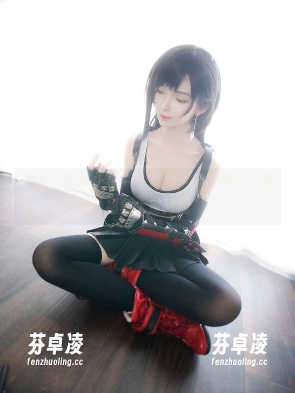 一小央泽不止是一张自拍，她的夏日女友福利太过犯规