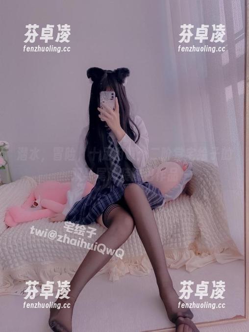 二阶堂宅绘子 潜水,冒险,十足闲暇:二阶堂宅绘子的双马尾泳装图包作品
