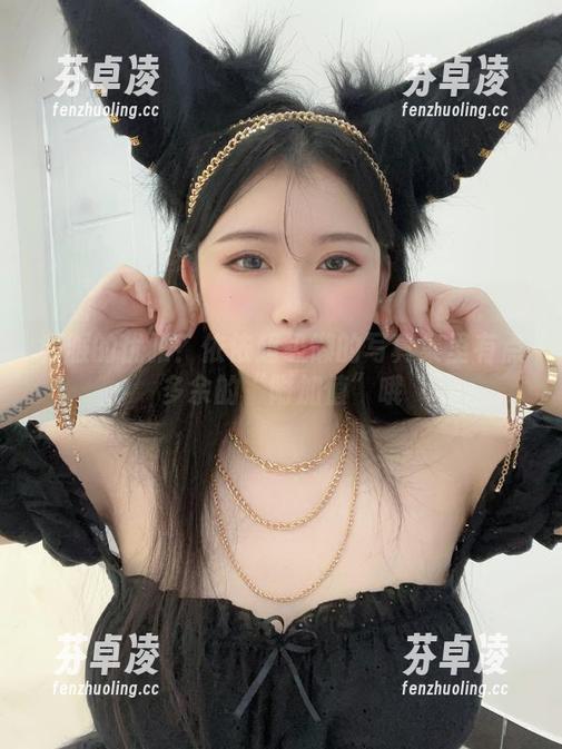 和服的优雅？依依超级懒的写真集里有点多余的“附加值”哦