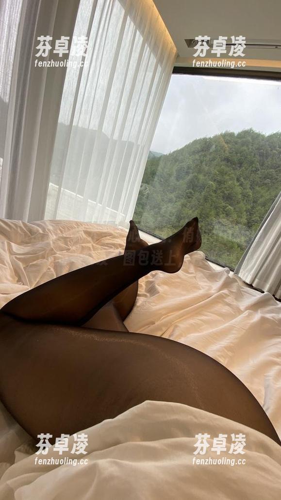 俏妞qiaoniuTT 微密圈 - 这才是贴心福利:俏妞qiaoniuTT的“女友”图包送上,快来拿!