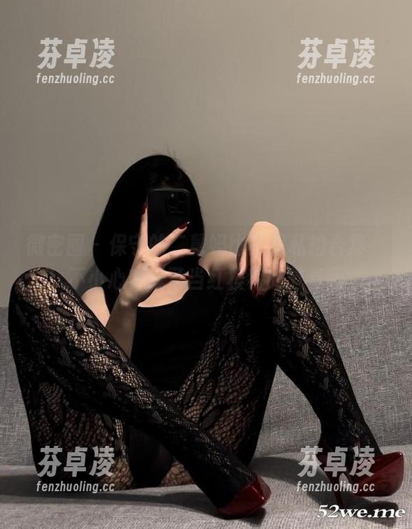 微密圈 - 保守的二舅妈比基尼私拍合集，不小心变成了当红模特的节奏吗