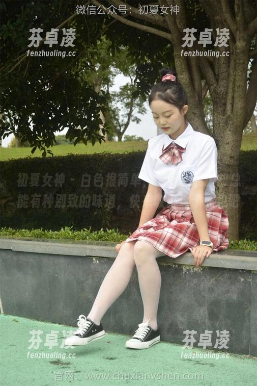 初夏女神-点点 初夏女神 - 白色很简单,点点的私拍却总能有种别致的味道,快来收藏这个图包吧