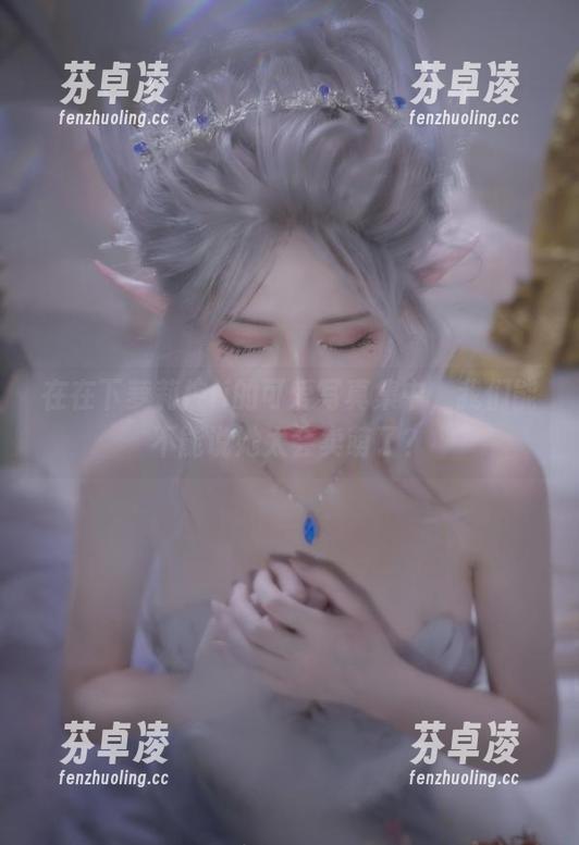 在在下萝莉控ii的可爱写真集中，我们能不能说她太会卖萌了？
