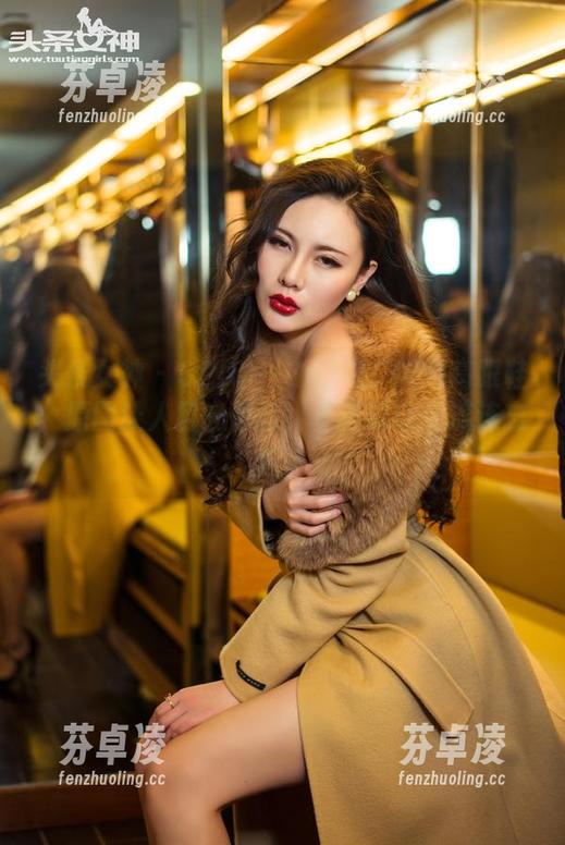 头条女神 - SPOTLIGHT在COCO高跟鞋：原图让人目光停留，更新则让你流连忘返。