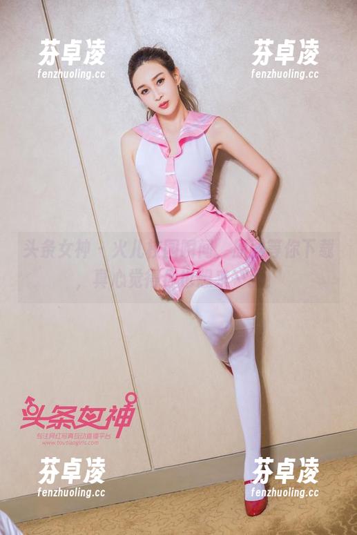 头条女神-火儿 头条女神 - 火儿校园瞬间,原图等你下载,真心觉得你也想来一张!