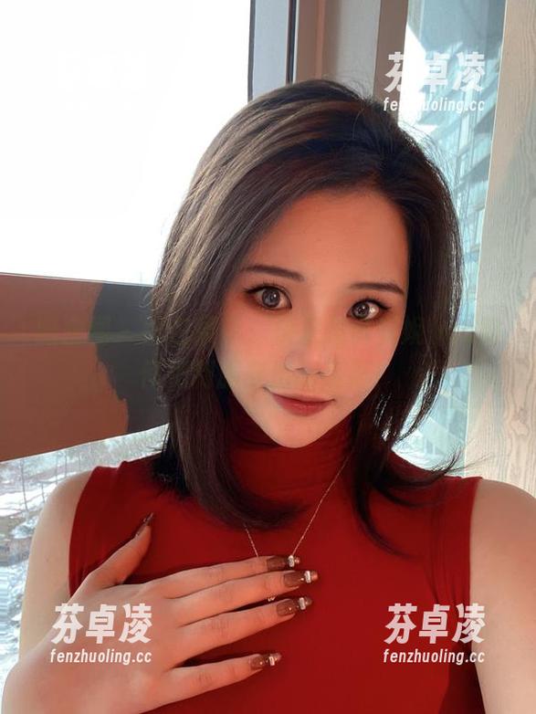 安妮yoo 微密圈 - 图包展示:快来见识安妮yoo如何把制服穿出新高度!