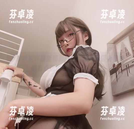 小泉学姐吖最新和服图册：这身和服看得我都有点想追溯历史，哈哈！