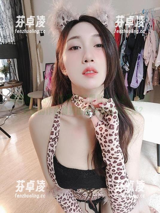小玉吃果冻 微密圈 - 小玉吃果冻的肌肤让人心花怒放,更新的作品集真的是牛奶般的光泽?