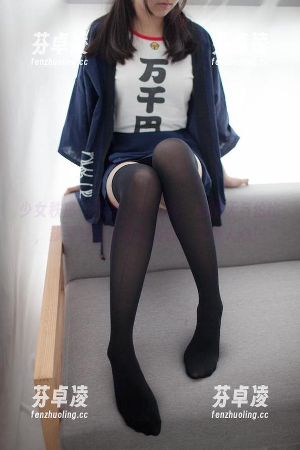 少女秩序 - 天台上的乐栀，美图无与伦比，却又在悄悄藏着资源，直唤人心！