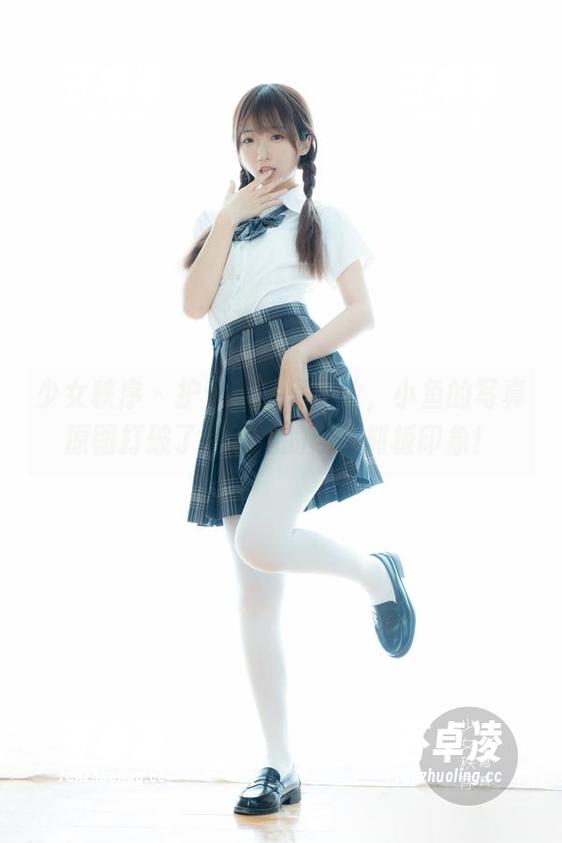 少女秩序-小鱼 少女秩序 - 护士不只是职业,小鱼的写真原图打破了你对她的所有刻板印象!