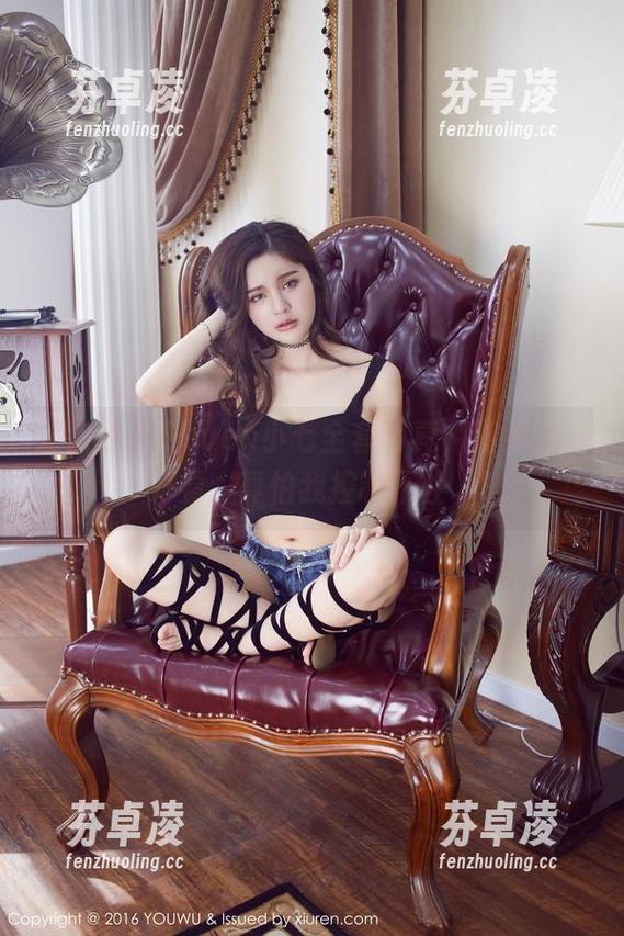 尤物馆 - Seven小七全套写真，姐姐这么好看，真怕我控制不住。