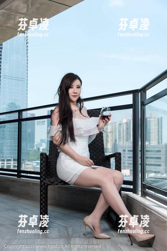 推女神 - 赵馨玥的天台：更新，每寸光线都在演戏