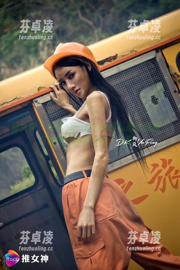 推女神-黄可christine 推女神 - 黄可christine的私拍比基尼:当粉嫩遭遇夏日的“习惯”