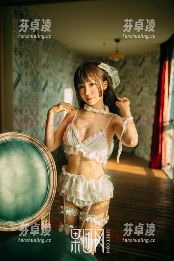 果团网 - 王婉悠学姐的全套图集，不看真心不算“在校园里”。