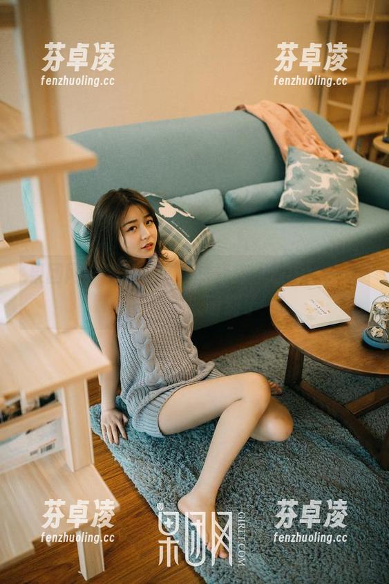果团网 - 蜜桃Q妹儿的死库水原图：一不小心就被萌到了