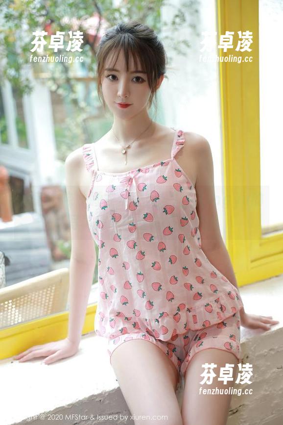 模范学院-lingyu69 模范学院 - 睡衣美图大公开:Lingyu的写真把闹钟都逼得要退休