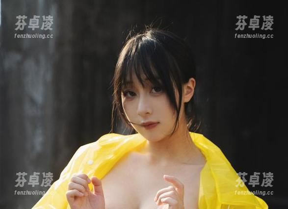 浅安安喜欢椰奶？图集里搅拌出什么新花样来？
