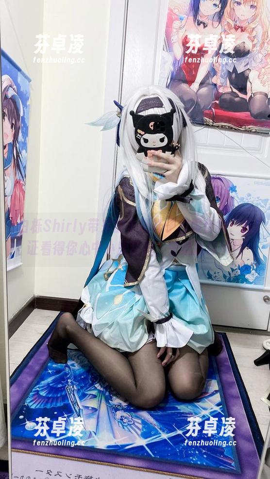 白栎Shirly带来的丰川祥子校服合集，保证看得你心中小鹿乱撞，壁纸随你挑！