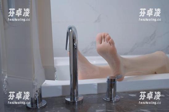禅院熏 微密圈 - 游泳的不仅是水,禅院熏的写真里惹火泳装图包