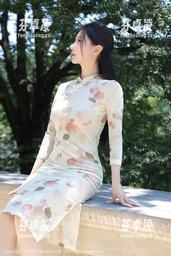 秀人网 - BABY_柒的眼镜：真的是“撩人神器”吗？原图在这里，你来说话！