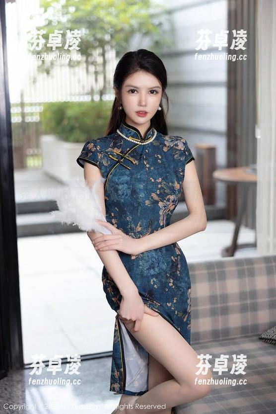 秀人网 - 高清来啦！MODEL伊若的美腿套图，迈步走出来的都是风！