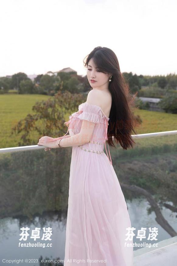 秀人网-大琪琪Emily 秀人网 - 精选大琪琪Emily的美腿美图,谁能抗拒这样的一双腿呢?