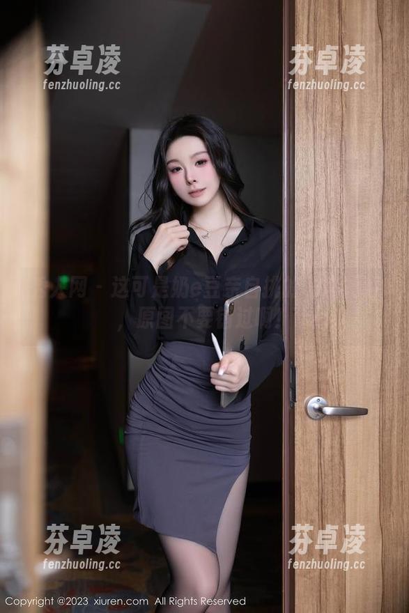 秀人网 - 这可是奶e豆亲自挑的私房礼服，原图不要错过啊！