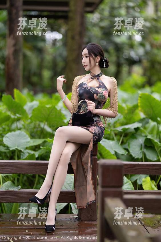 秀人网-媃柔rourou 秀人网 - 黑色诱惑,媃柔rourou新更新的原图值得一看,真有味道。