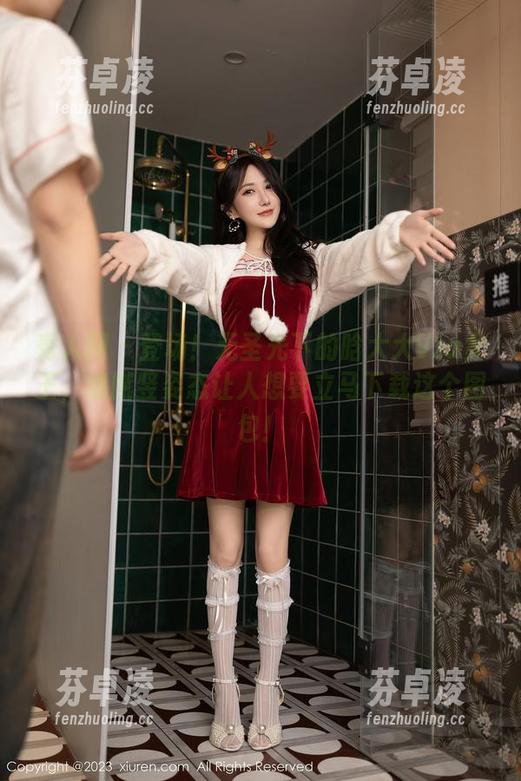 秀人网 - 登场！无圣光下的晗大大Via女王，细腻竖姿态让人想要立马下载这个图包！