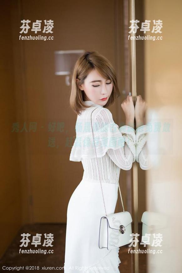 秀人网-杨晨晨 秀人网 - 好吧,杨晨晨的古典旗袍免费放送,赶紧保存美图吧!