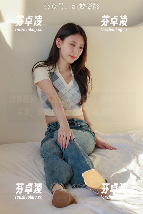 绮梦摄影 - 露露的‘女孩’，那张图里的姿态，恍惚间像是看到了暗潮汹涌。