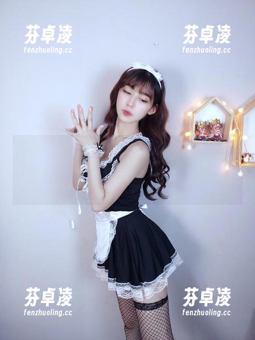 微密圈 - 羊小雪juvia的蓝比基尼原图，不得不说，这身材比船长的航道更迷人，精选中。