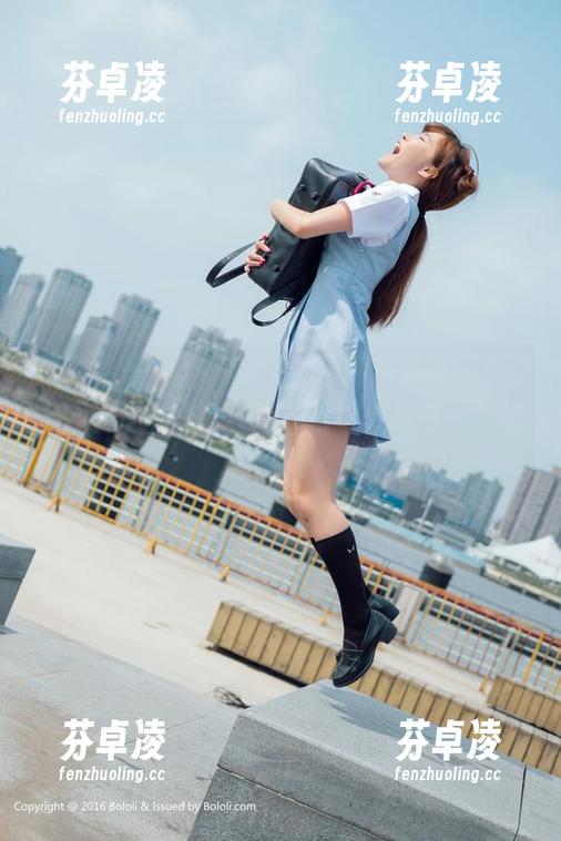 菠萝社 - 许诺Sabrina的居家写真，真让人看得有点上头，真的该好好思考一下这氛围啊。