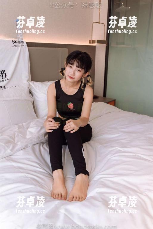 袜啵啵-小甜豆 袜啵啵 - 私拍里的小甜豆和她的姐姐,姐妹情深的一面