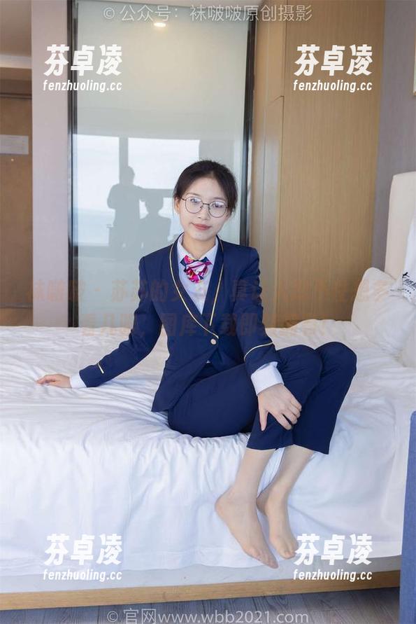 袜啵啵 - 苏苏的女友，真让人忍不住想多看几眼，图库下载即刻拥有！